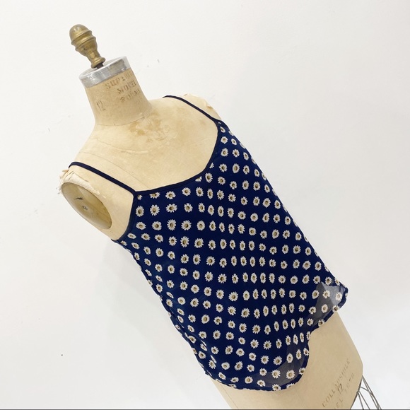 Sans Souci navy daisy chiffon tank. - Picture 2 of 7